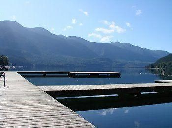 Hotel Cabins And Campground At Cultus Lake Park Chilliwack Exterior foto